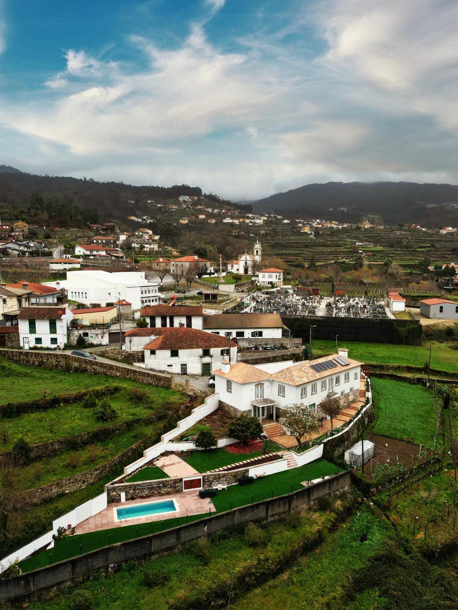 Coliving The Valley Portugal Countryside Retreat For Digital Nomads And Hiking Lovers - Private Bedrooms With Shared Bathrooms, Shared Kitchen, And Coworking Space Landhaus