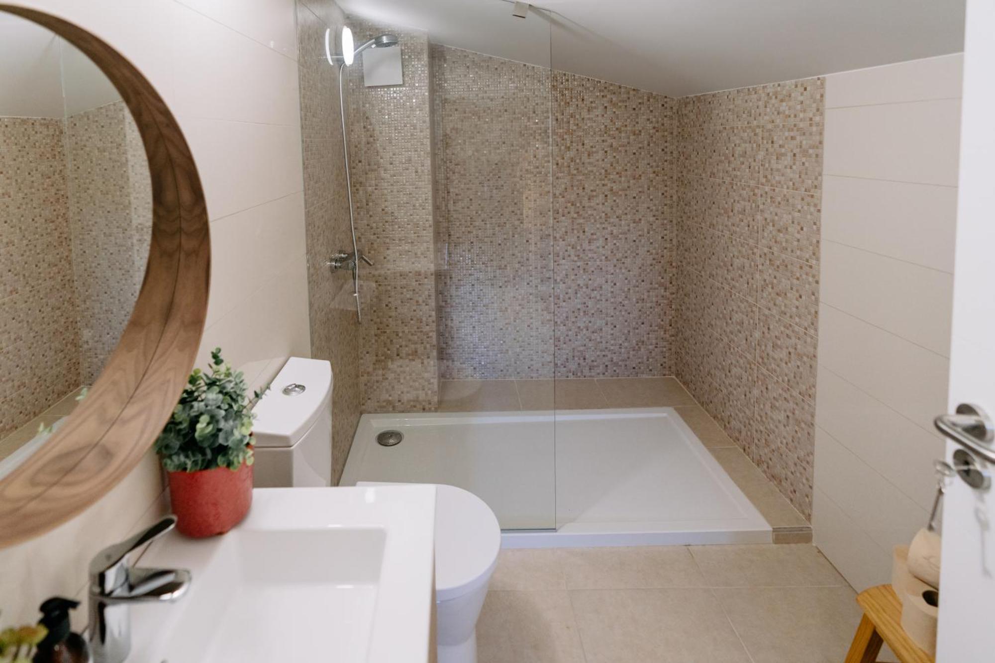 Coliving The Valley Portugal Countryside Retreat For Digital Nomads And Hiking Lovers - Private Bedrooms With Shared Bathrooms, Shared Kitchen, And Coworking Space Landhaus Vale de Cambra