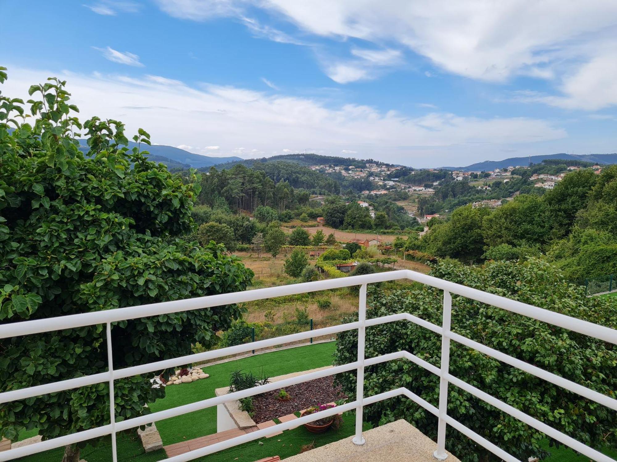 Coliving The Valley Portugal Countryside Retreat For Digital Nomads And Hiking Lovers - Private Bedrooms With Shared Bathrooms, Shared Kitchen, And Coworking Space Landhaus *