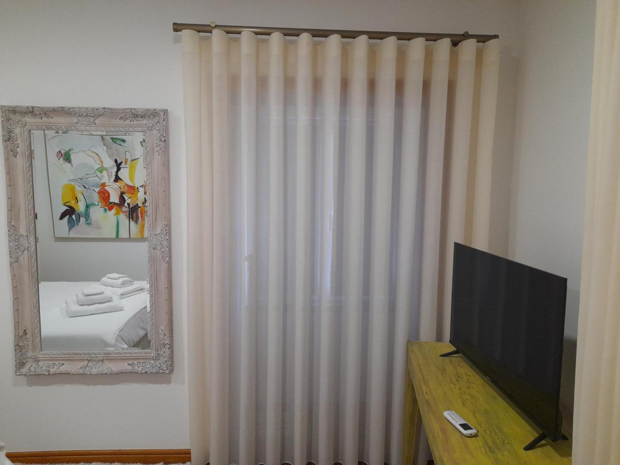 Landhaus Coliving The Valley Portugal Countryside Retreat For Digital Nomads And Hiking Lovers - Private Bedrooms With Shared Bathrooms, Shared Kitchen, And Coworking Space Vale de Cambra