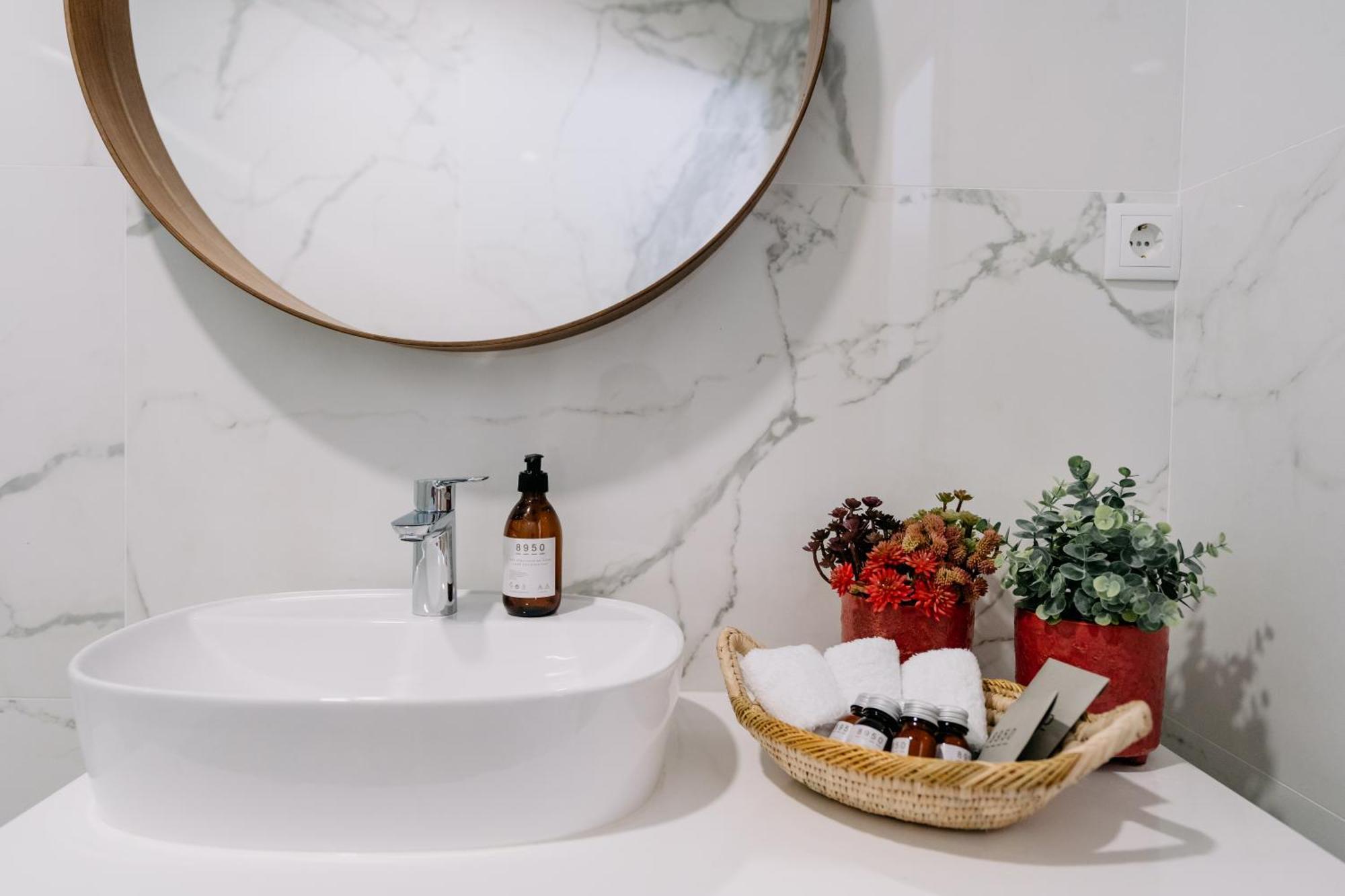 Coliving The Valley Portugal Countryside Retreat For Digital Nomads And Hiking Lovers - Private Bedrooms With Shared Bathrooms, Shared Kitchen, And Coworking Space Landhaus *